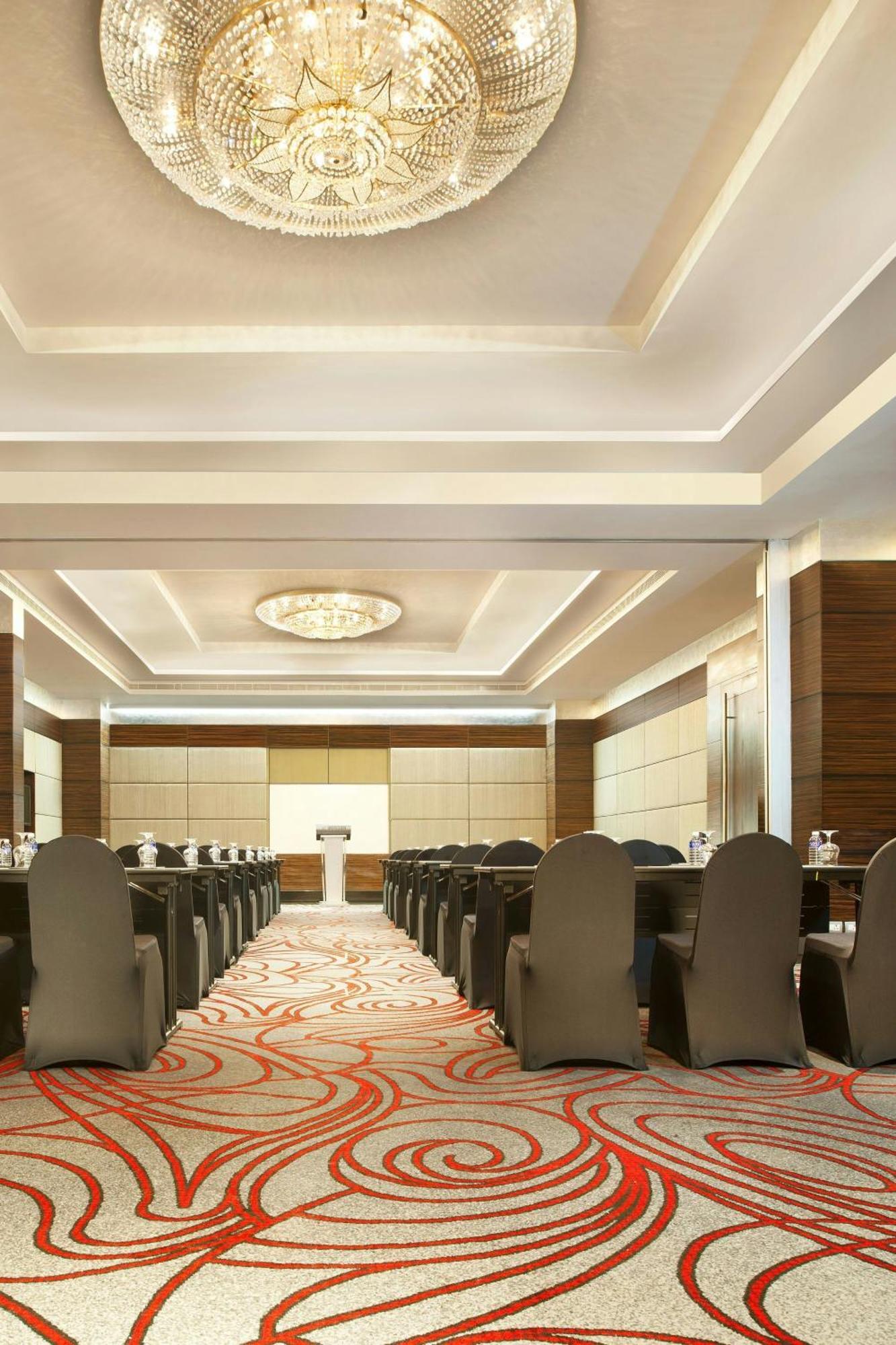 Le Meridien Coimbatore Exterior photo