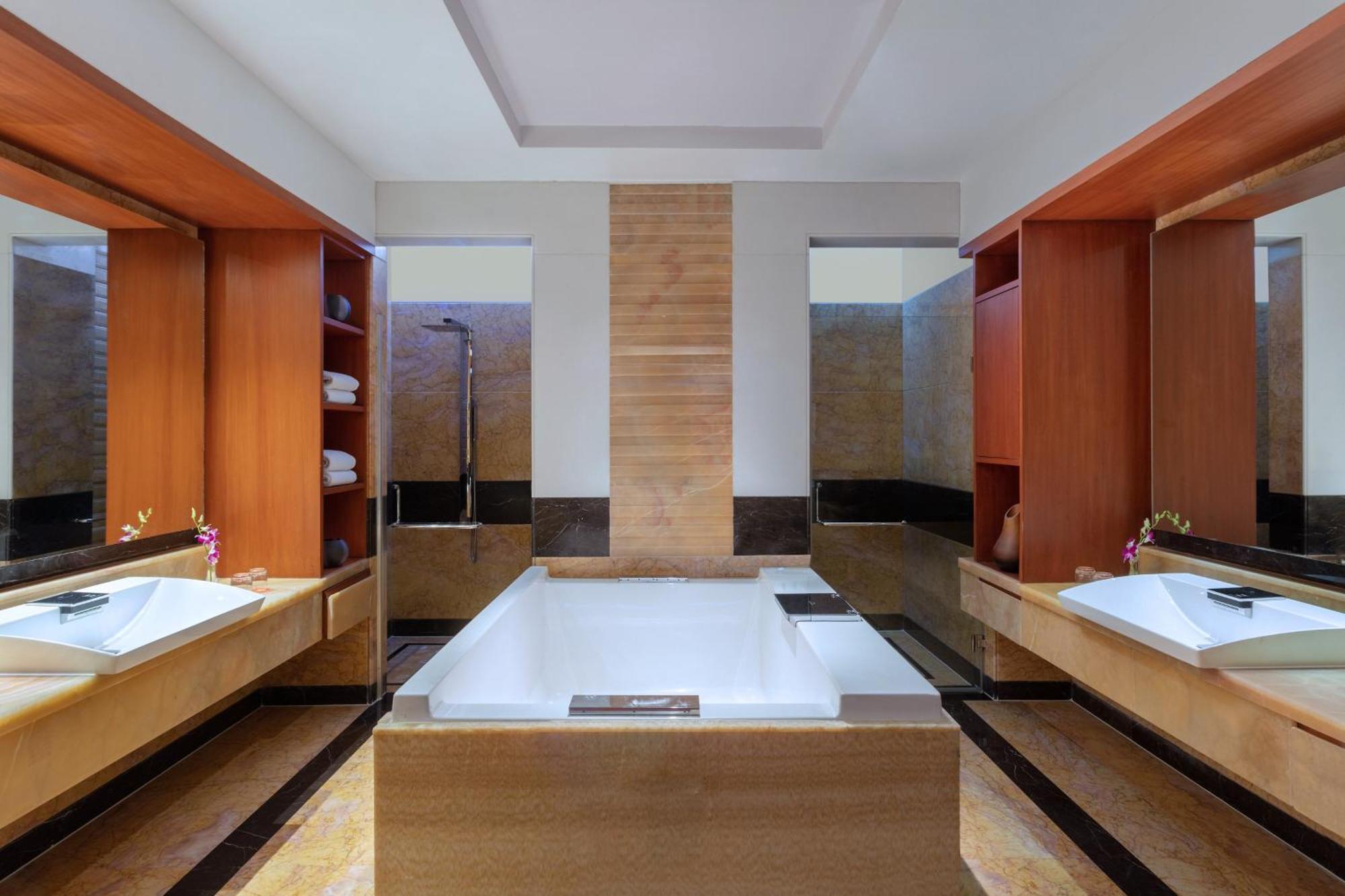 Le Meridien Coimbatore Exterior photo